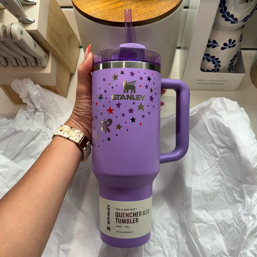 💜BNIB Stanley Olivia Rodrigo Quencher H2.0 Tumbler💜